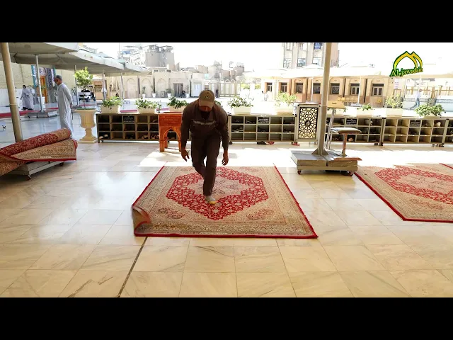 خدمات متنوعة تقدمها ملاكات شعبة النظافة التابعة إلى قسم خدمة الزائرين في العتبة الكاظمية المقدسة