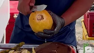 Master of Perfect Fruit Cutting
