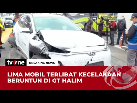 \Kecelakaan Beruntun di GT Halim Utama Hancurkan Sejumlah Kendaraan