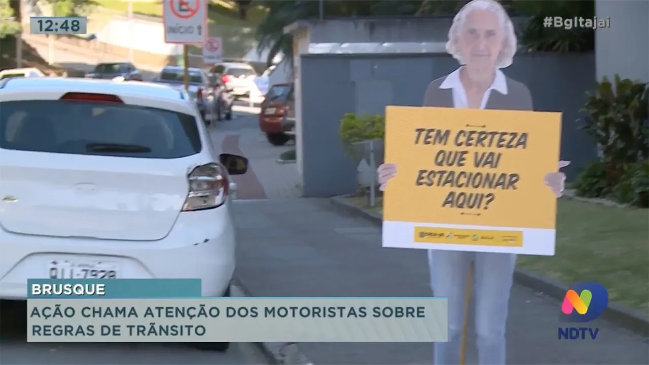 Ação em Brusque chama atenção dos motoristas sobre regras de trânsito