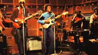 Download Bob Marley \u0026 The Wailers - live - Burnin' and Lootin MP3