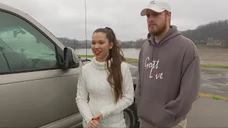 Gott Love The young married couple on a six-month road trip of the US