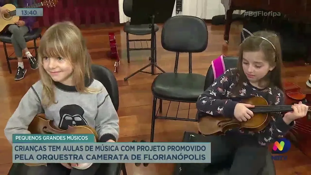 Orquestra Camerata de Florianópolis promove aulas de música nas escolas