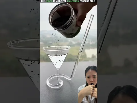 Gelas minumnya dari bawah ⁉️