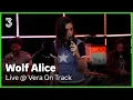 Wolf Alice live van The Clearing: ‘Thorns’, 'Just Two Girls' \u0026 'The Sofa' | 3FM Live Box | NPO 3FM