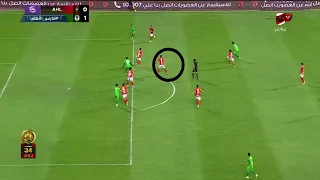 اندفاع غير مبرر وتمركز غير صحيح بلال محسن يكشف بالصور ثغرات الأهلي الدفاعية خلال مباراة المصري  اندفاع غير مبرر وتمركز غير صحيح بلال محسن يكشف بالصور ثغرات الأهلي الدفاعية خلال مباراة المصري