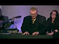 The LaFontaine Family, SOMETHING KEEPS HOLDING ME, from the Jubilee Concert