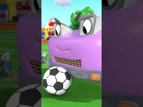 Weasel Football Fail 😂 #fun #kids #geckosgarage