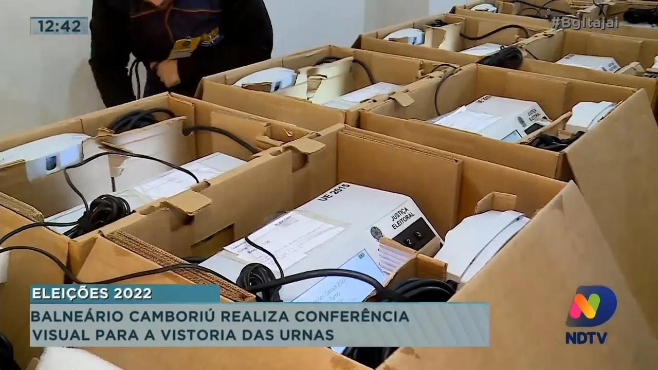 Balneário Camboriú realiza conferência visual para a vistoria das urnas