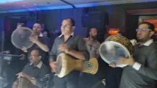 طارق الشيخ يعمل اللى يعمله من كمارا متعهد حفلات             دندنها