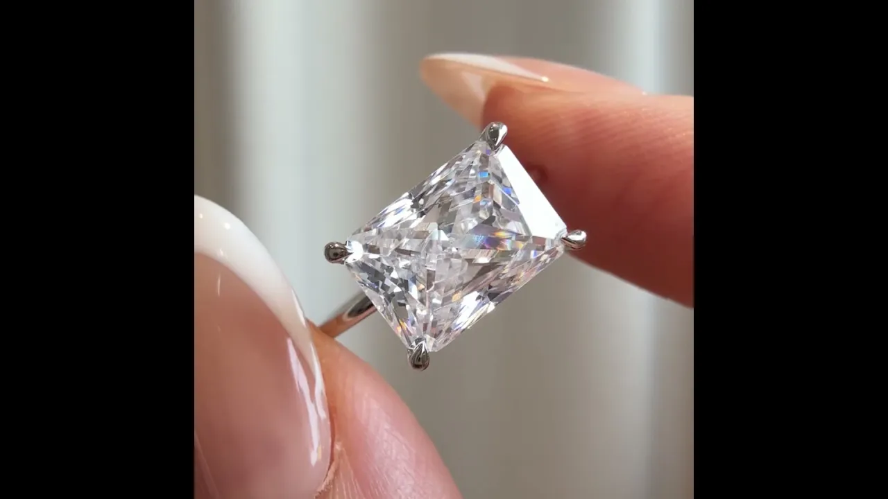 Jayla丨Minimalist Emerald Cut 3CT Lab Diamond Engagement Ring