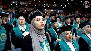 سوف نبقى هنا صورة التخرج الرسمية لخريجي الدفعة الثامنة لقسم الصيدلة 