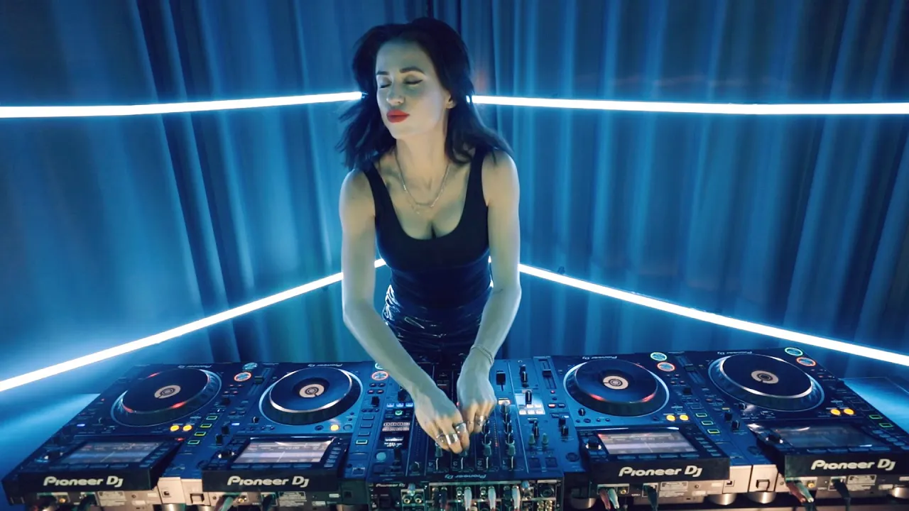 Juicy M - 4 CDJs Mix 2020