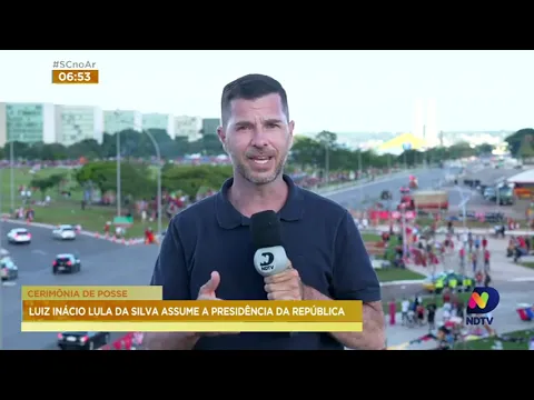 Luiz Inácio 'Lula' da Silva assume a presidência da república