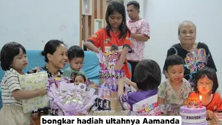 Bongkar hadiah ultahnya @Aamanda-zy 