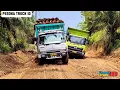 Drama Jalan Extreme ‼️ Truk Batubara Terkunci Lumpur, Truk Sawit Nekat Memerobos