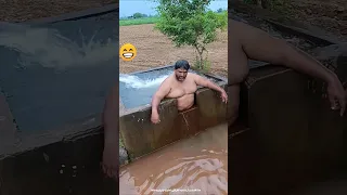 ابتكر طريقة للسباحة في بركة المزرعة 