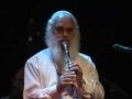 Lagu Klezmer clarinetist Moussa Berlin plays Kale Bazetsn camera1