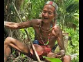Download Lagu Een sjamaan uit Sumatra, Indonesië zingt een traditioneel lied voor mij