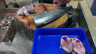 வஞ்சரம் மீன் 🔥| #vanjiram fish cutting skills #ungalmeenavan #singlesfoodfactory 