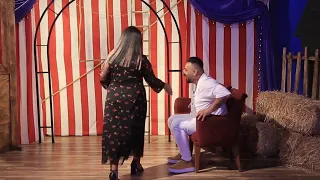 لحظة دخول الفنانة مروة احمد على الفنان هيبت البدر اثناء البرنامج والصلح بينهما بعد خلاف طويل 