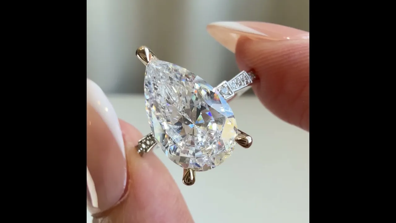 Lyra丨3CT Two-Tone Pave Pear Lab Grown Diamond Ring