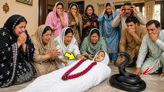 একজন পবিত্র মহিলাকে শেষবিদায় জানানোর সময় সাপ এসে হাজির হওয়ার করুন কাহিনী | The Snake's Secret