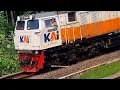 Download Lagu KERETA API PANJANG‼️ MENEMUKAN 30 KERETA API NGEBUT  DI PERLINTASAN MENIKUNG
