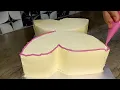 Making a Butterfly Cake Butterfly Cutting cake Decorating Ideas