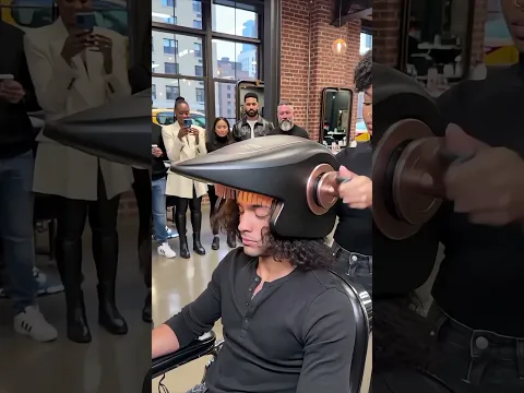 Bacon Hair creates beautiful hairstyles in Roblox Brookhaven.