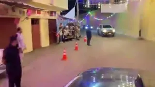 شاهد موكب قداسة البابا تواضروس في ابو تيج   اسيوط   ايه الجمال والعظمة ده   بجد ربنا يحميك يا سيدنا دندنها