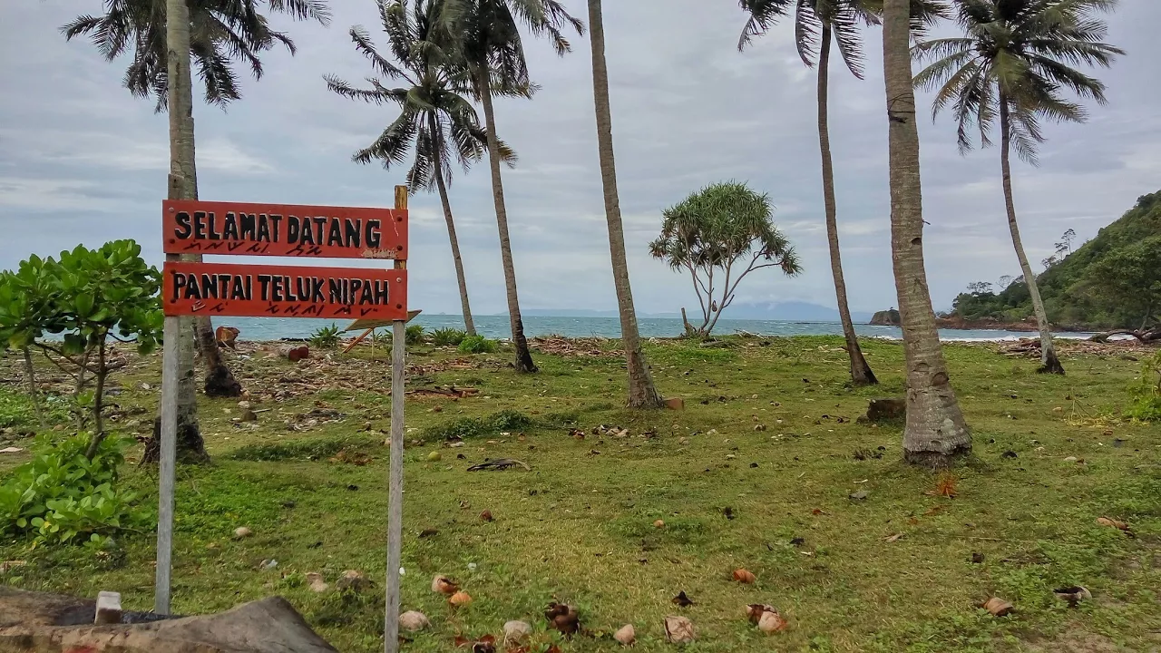 PESONA PANTAI TELUK NIPAH - KALIANDA LAMPUNG SELATAN PESONA PANTAI TELUK NIPAH - KALIANDA LAMPUNG SELATAN