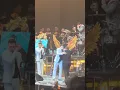 Grupo arriesgado en el concierto de los parras 
