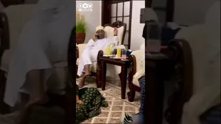 Rais Wa Zanzibar Akiwa Nyumbani Kwake Na Familia Yake 