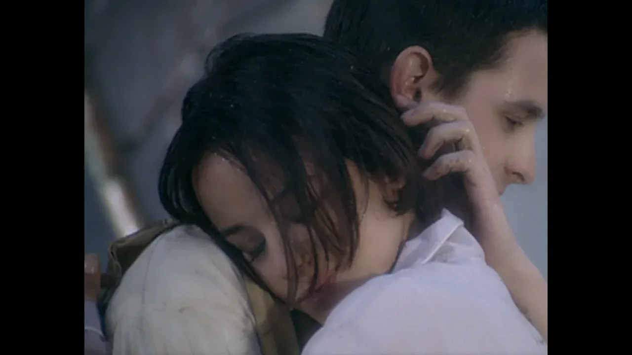 Alizée - Parler tout bas (Clip Officiel HD) Alizée - Parler tout bas (Clip Officiel HD)