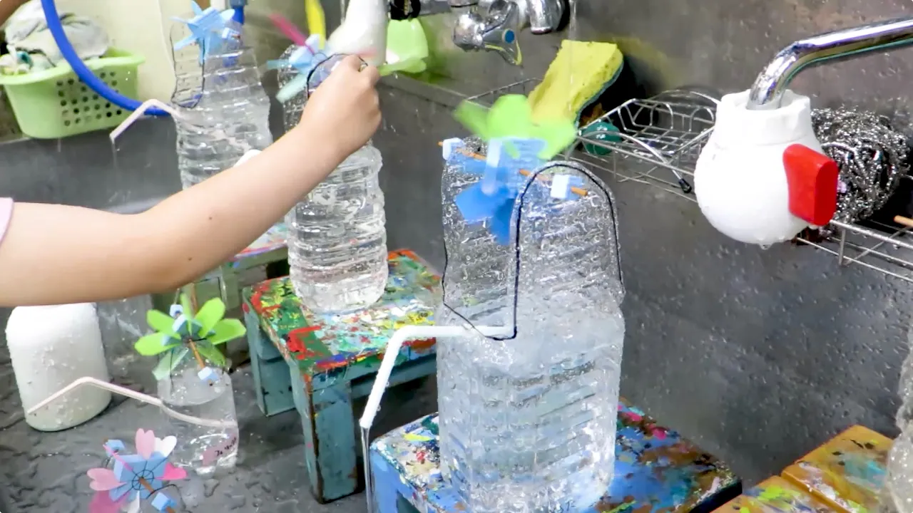 水遊びに使える手作り水路。水路遊びの楽しいおもちゃ