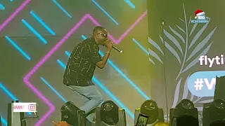 sean tizzle u0026 tiwa savage in heated performance at everything savage concert