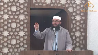 Adhuroje Allahun sikur ta shohesh Atë, edhe nëse ti nuk e sheh, Ai të sheh ty.