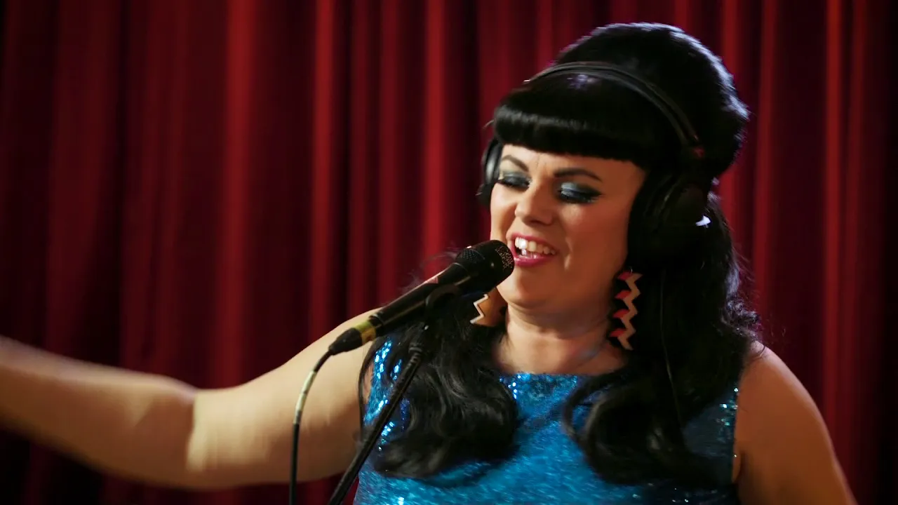 Tami Neilson - Call Your Mama Live at Roundhead Tami Neilson - Call Your Mama Live at Roundhead