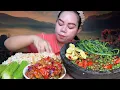 Download Lagu nasi tutug oncom ikan bawal cabe rawit geprek karedok leunca,rebusan pare jengkol tua  MUKBANG
