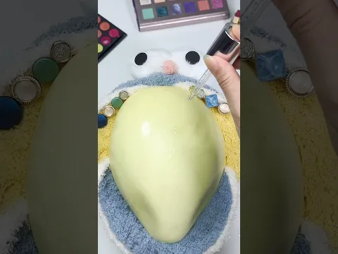 Can you imagine if u fall in love with a  pear? #asmr #makeuprouine#asmrsleep