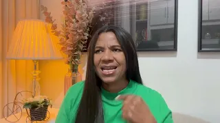 Vejo um homem tímido e muito sério te observando demais e mudando os planos dele por sua causa ￼￼