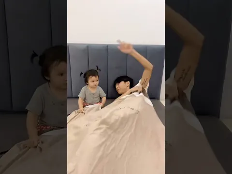 今天跟老婆吵架沒飯吃，好不容易熬到半夜點了個外賣，誰知道…又被坑了#萌娃 #一家三口 #搞笑