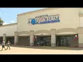 Parents sue Austin Aquarium after lemur bite KVUE