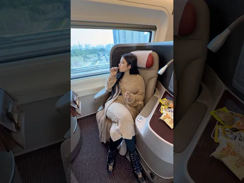 China 🇨🇳 high speed rail business class seat is similar to a flights business class✨