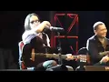 Dian PP Acoustic Performing - " Kau Seputih Melati "