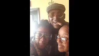 Valencia Love bails out R Kelly