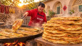 【陕北霞姐】金黄葫芦还能这样吃?霞姐现摘现烙超大卷馅饼,堆满一整盘,咬一口满嘴鲜香!