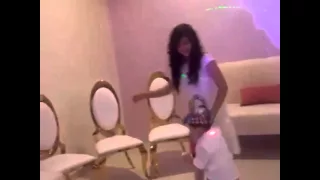 شاهد ساره المنيع ترقص على انشودتها 