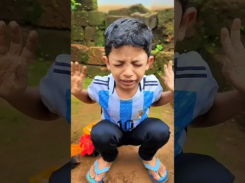 What did the little boy do with the track? 😲😀 #daliyvlog #viralvideo #facts #india